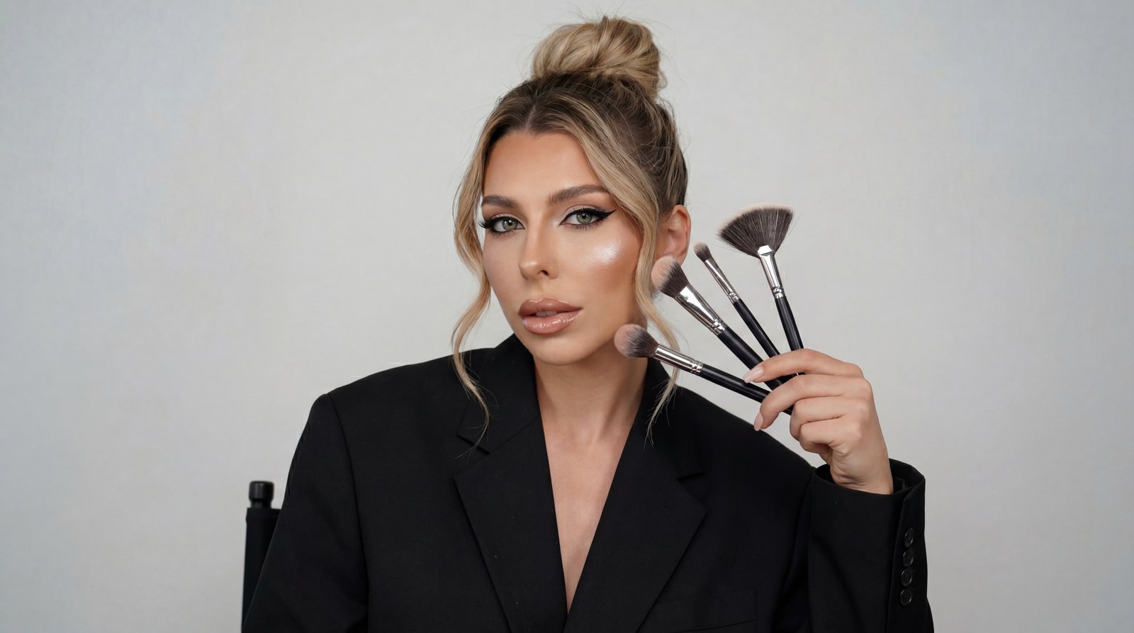Machiaj mireasă Petroșani Hunedoara – make-up artist Camgea Bianca